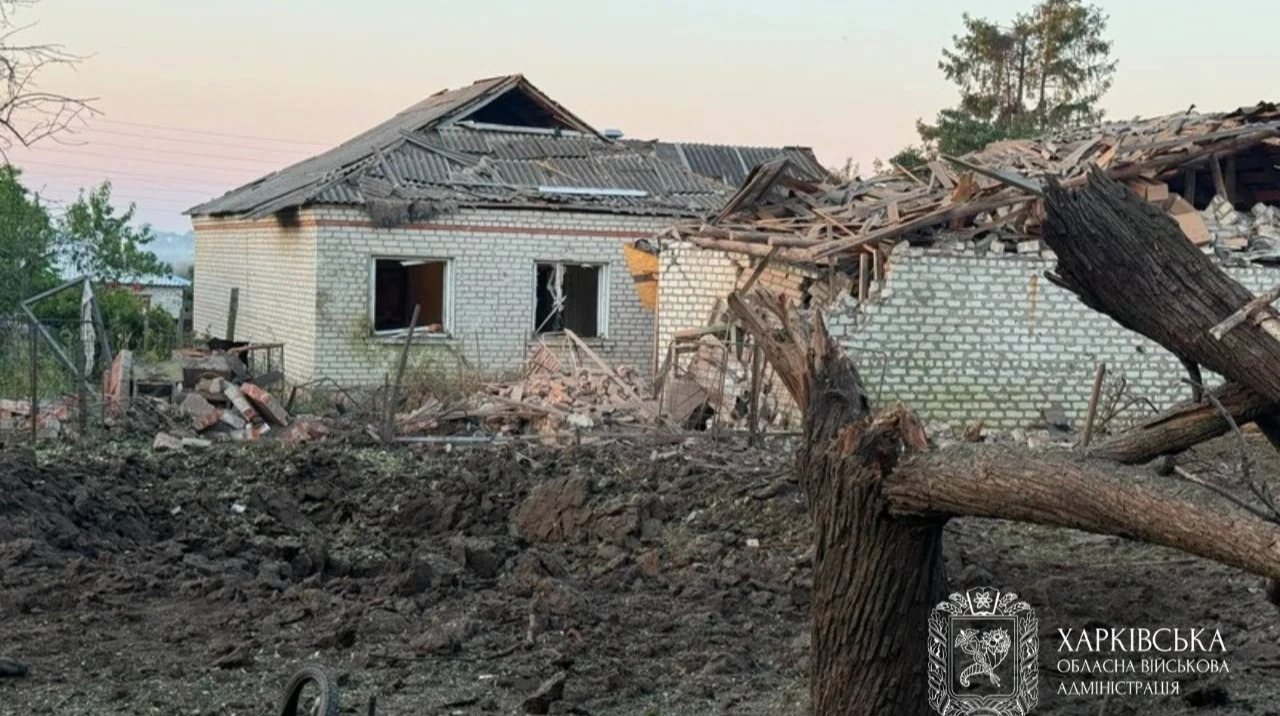Пошкоджені приватні будинки в Ізюмі внаслідок нічної атаки 18 серпня